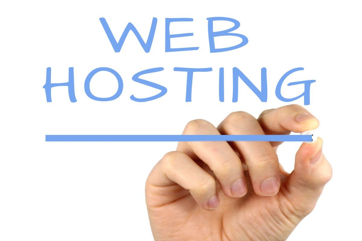 ¿Qué es el hosting o alojamiento web?